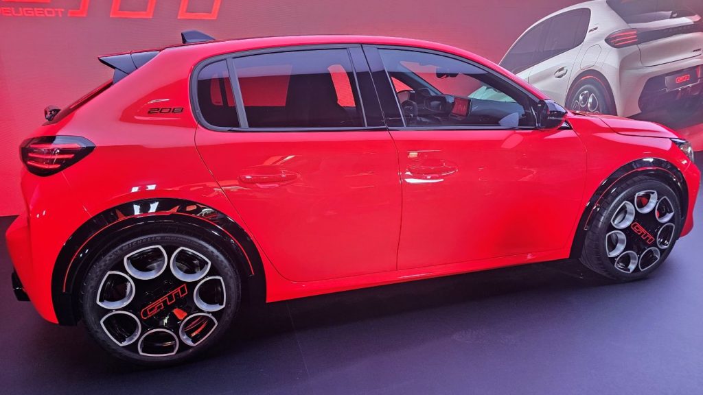 Reinterpretación Peugeot E-208 GTi