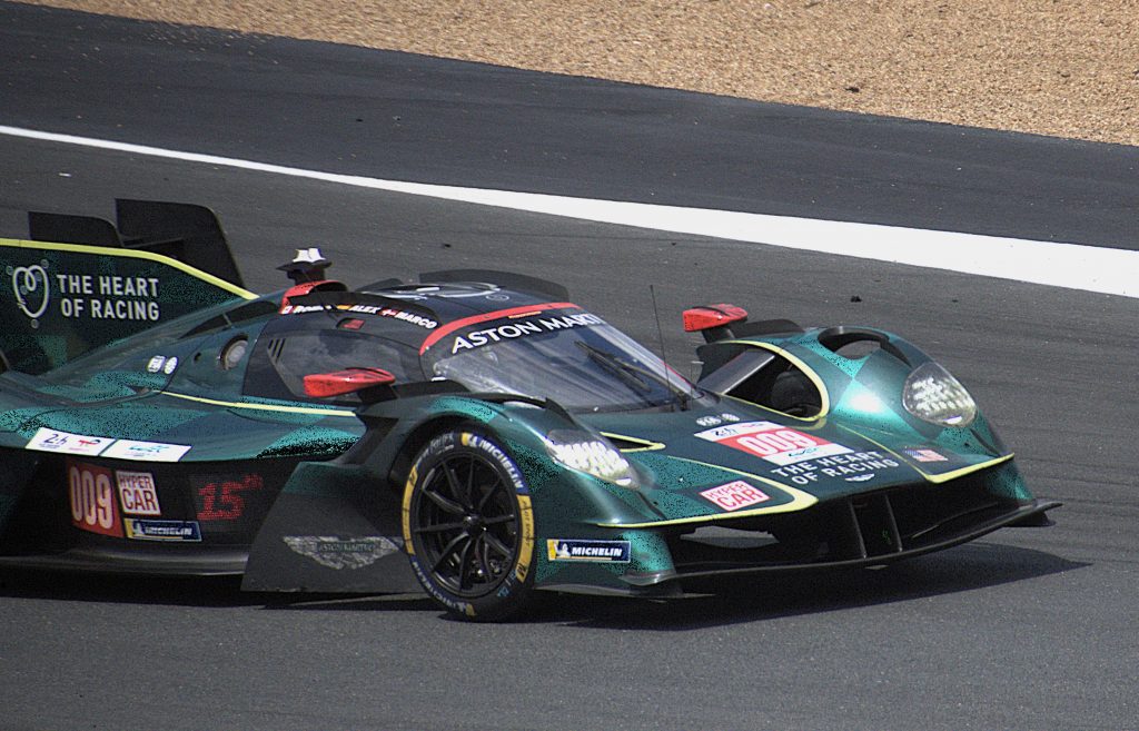 Álex Riberas y el debut del Valkyrie Las 24 horas de Le Mans