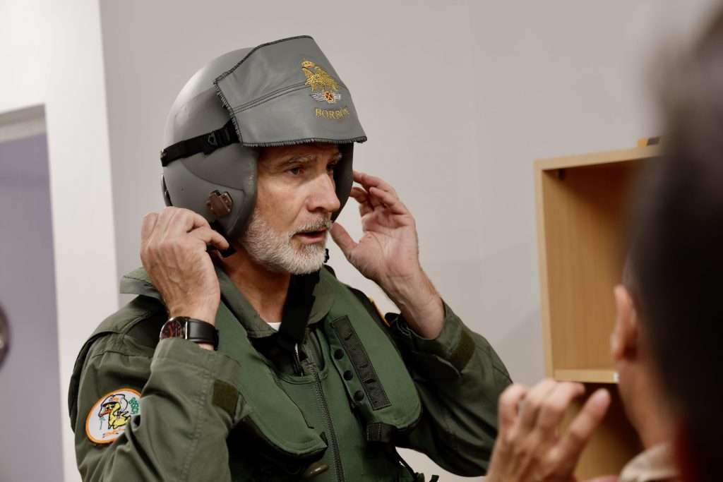 Felipe VI en la despedida de la Patrulla Águila