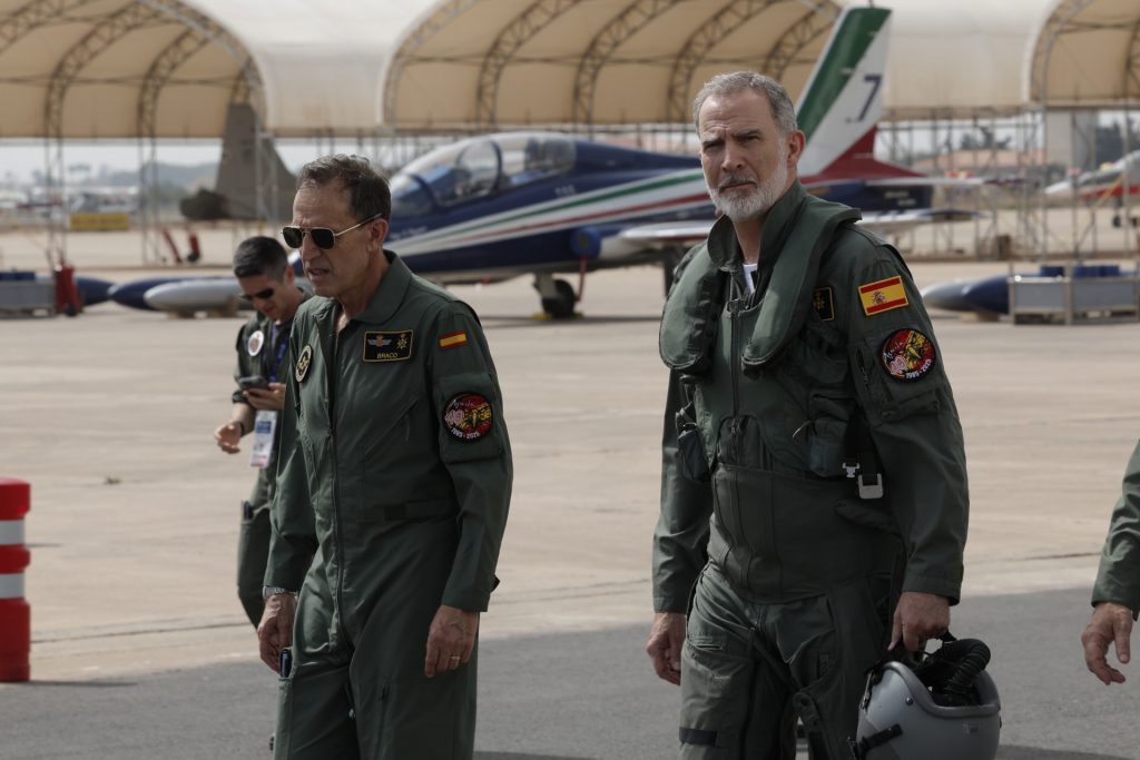 Felipe VI en la despedida de la Patrulla Águila