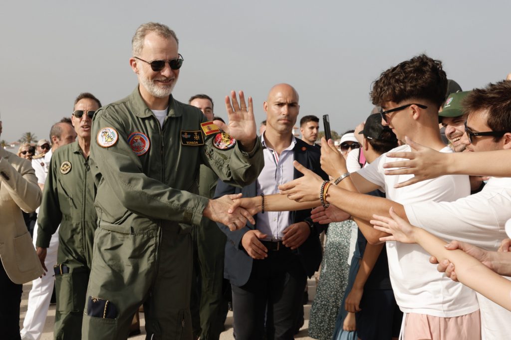 Felipe VI en la despedida de la Patrulla Águila