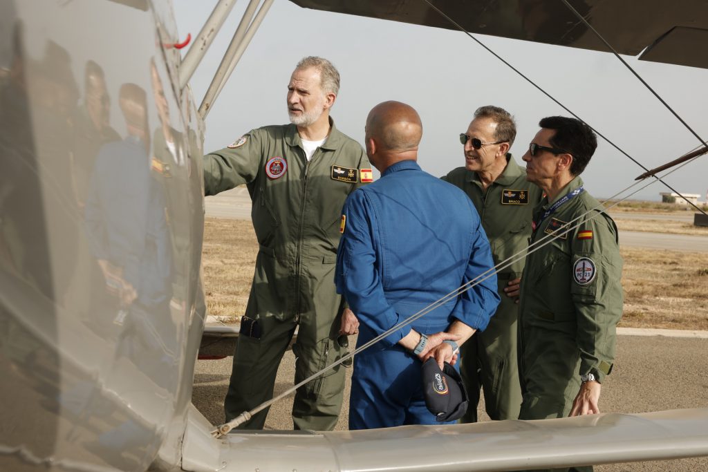Felipe VI en la despedida de la Patrulla Águila