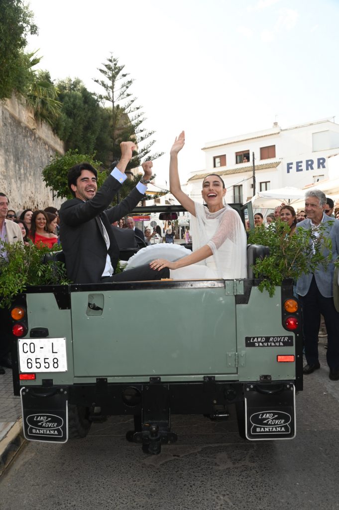 Traslado a la fiesta Vicente Benítez y Claudia Jiménez