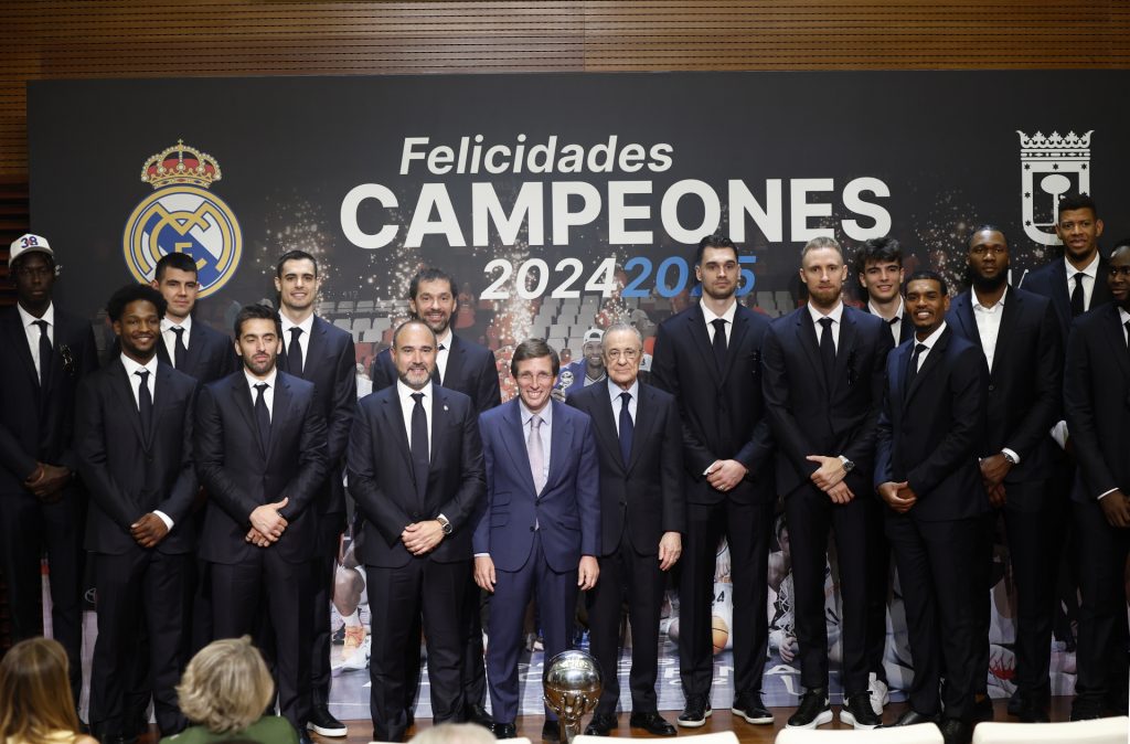 100 títulos Recepción en el Ayuntamiento de Madrid del Real Madrid de Baloncesto
