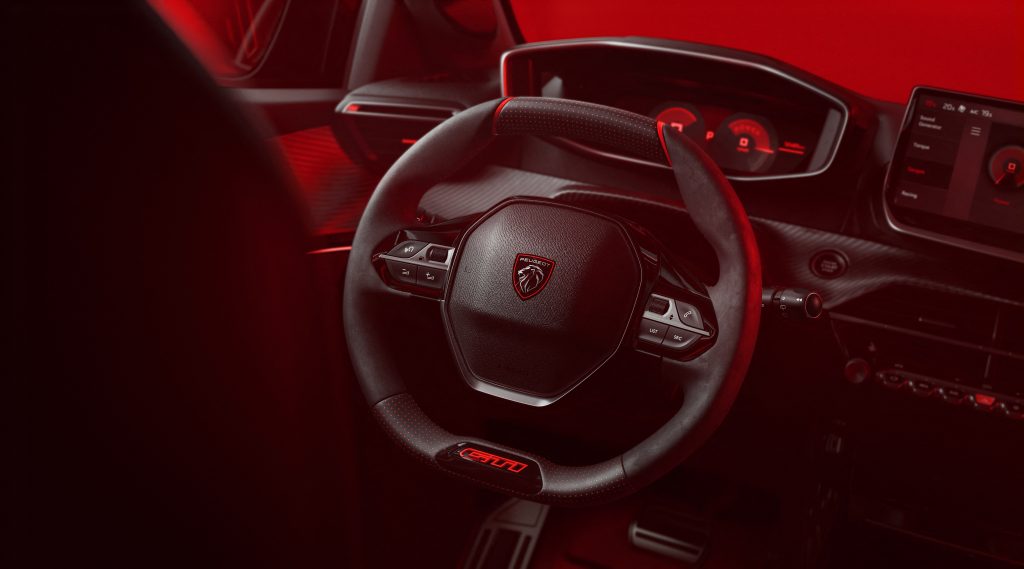 Diseño exclusivo en el volante Peugeot E-208 GTi