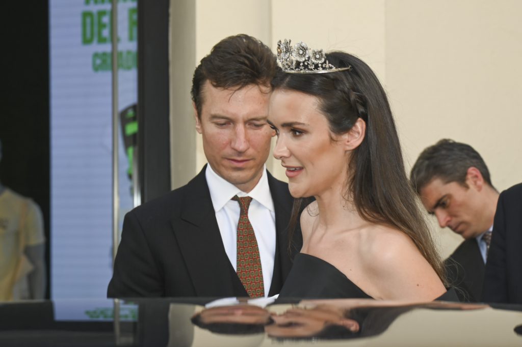 La tiara del siglo XIX Lorenzo Moinet Ybarra y Gabriela Represa de la Lastra