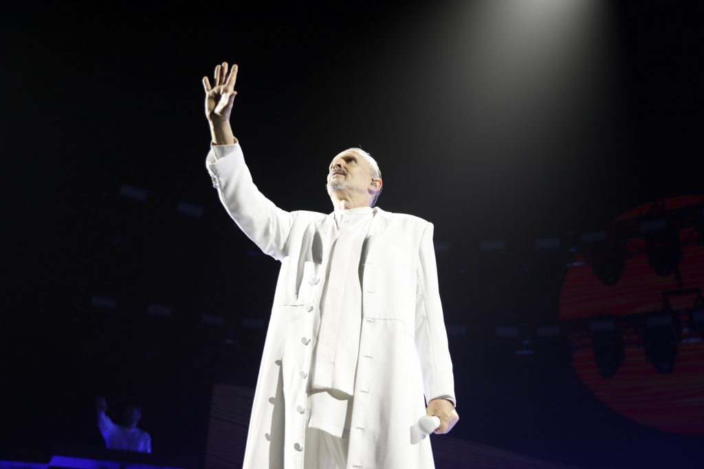 Miguel Bosé pone en pie a sus fans Miguel Bosé en Madrid