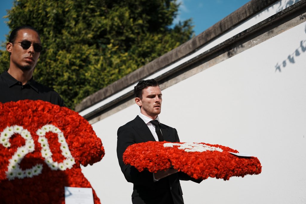 Van Dijk y Andy Robertson