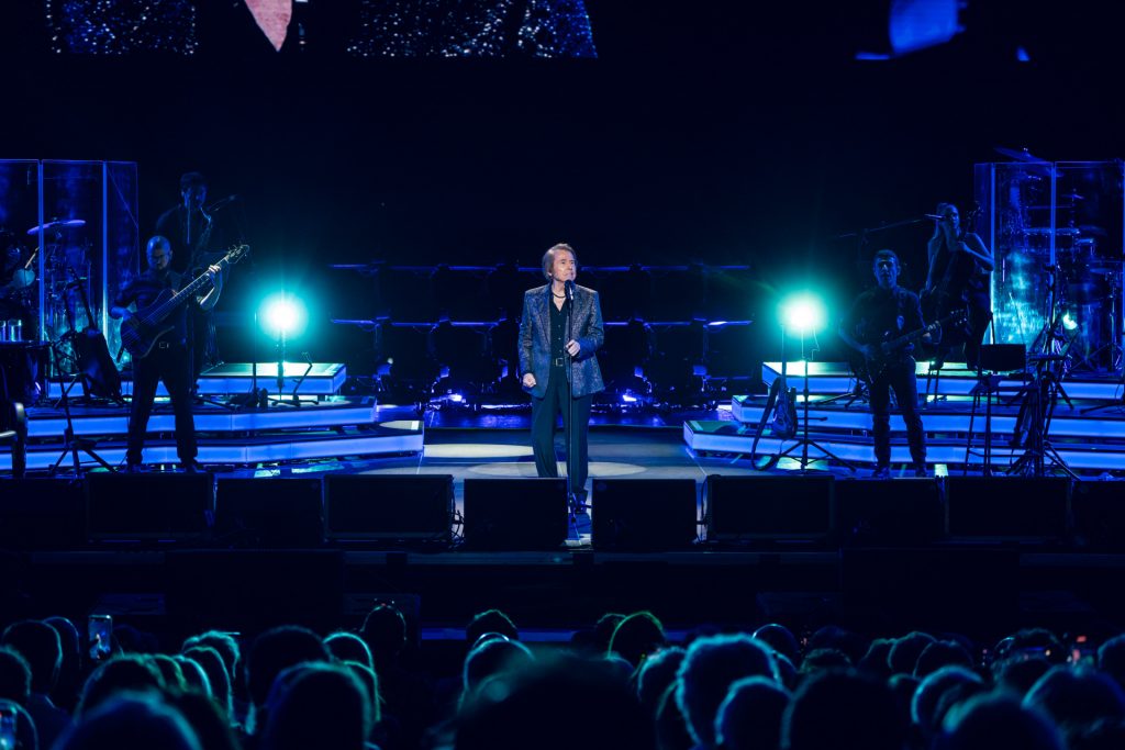 Levantó al público Raphael en el Starlite Marbella