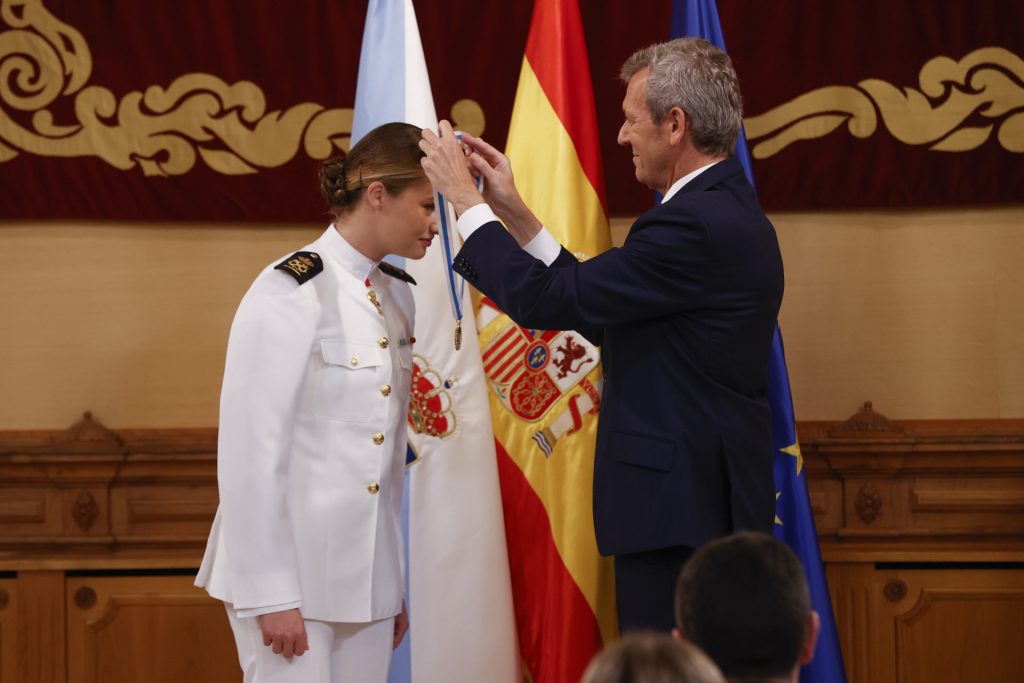 Cariño de Galicia a la princesa La princesa Leonor recibe la Medalla de Oro de Galicia 2025