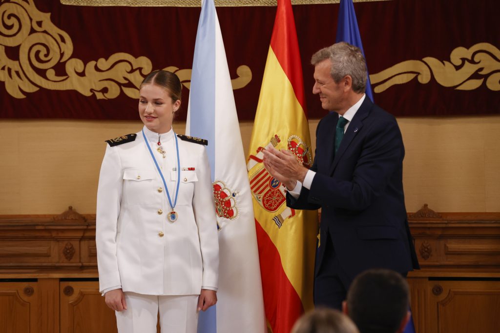 Compromiso de Leonor con Galicia La princesa Leonor recibe la Medalla de Oro de Galicia 2025