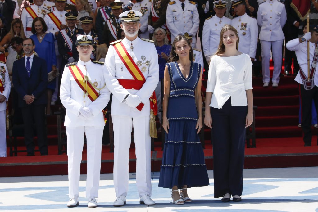 Coordinación cromática La princesa Leonor, el rey Felipe VI, la reina Letizia y la infanta Sofía