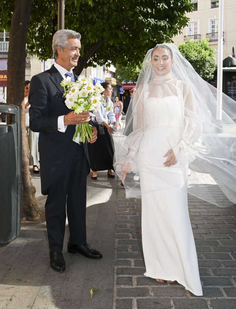 Elegante y sobrio Rosa Pereira