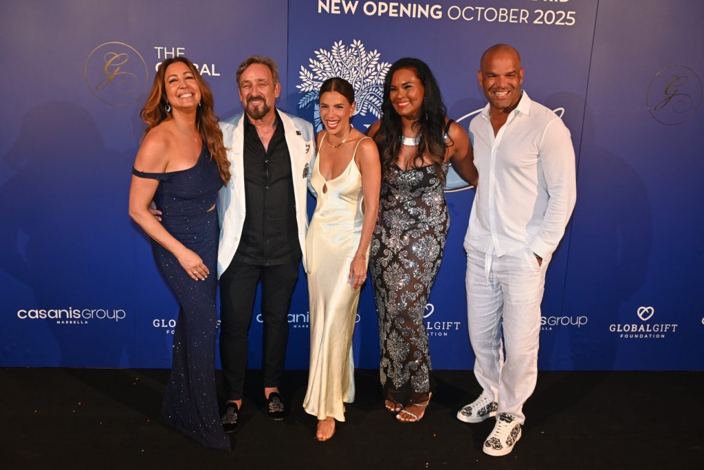 Más de 300 invitados María Bravo, Eva Longoria, Amaury Nolasco
