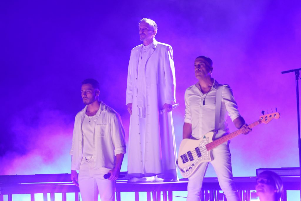 Versiones renovadas Miguel Bosé en Starlite Marbella