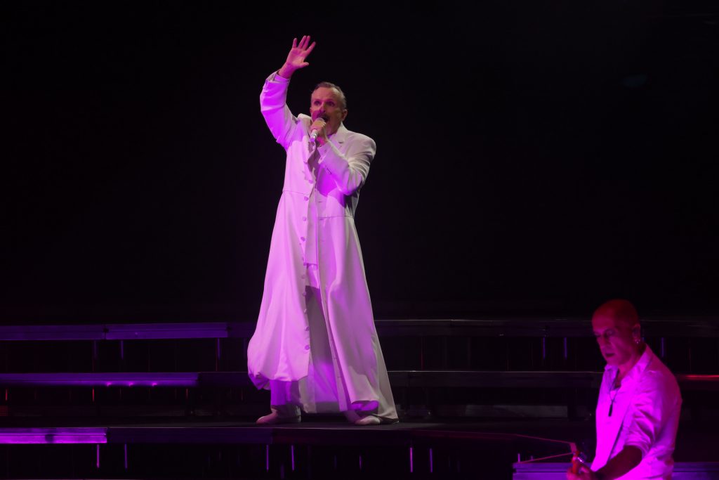 <strong>Una noche completa</strong> Miguel Bosé en Starlite Marbella