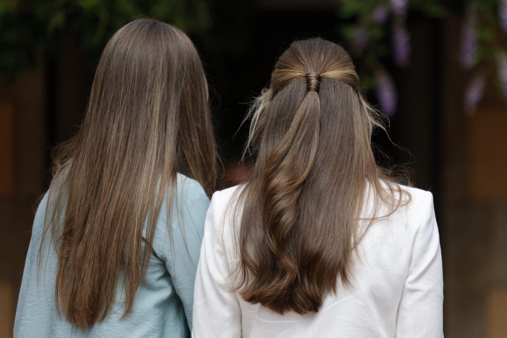 Melena larga suelta La princesa Leonor y la infanta Sofía
