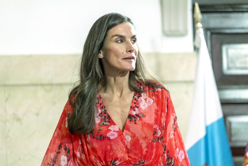 Diseño floral de Adolfo Domínguez La reina Letizia