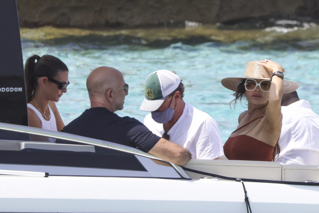 Vacaciones de lujo en el Mediterráneo Leonardo DiCaprio y Jeff Bezos, vacaciones exclusivas con sus parejas en Ibiza