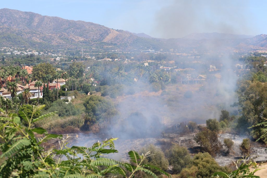 Incendio en la urbanización La Alzambra, Marbella