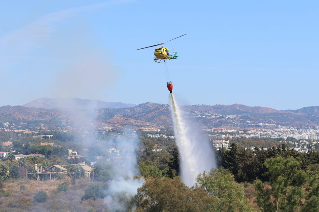 Incendio en la urbanización La Alzambra, Marbella