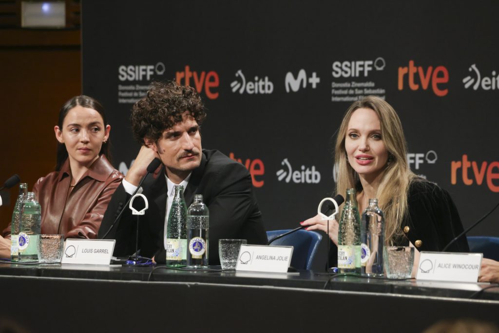 La historia de tres mujeres Angelina Jolie y Louis Garrel