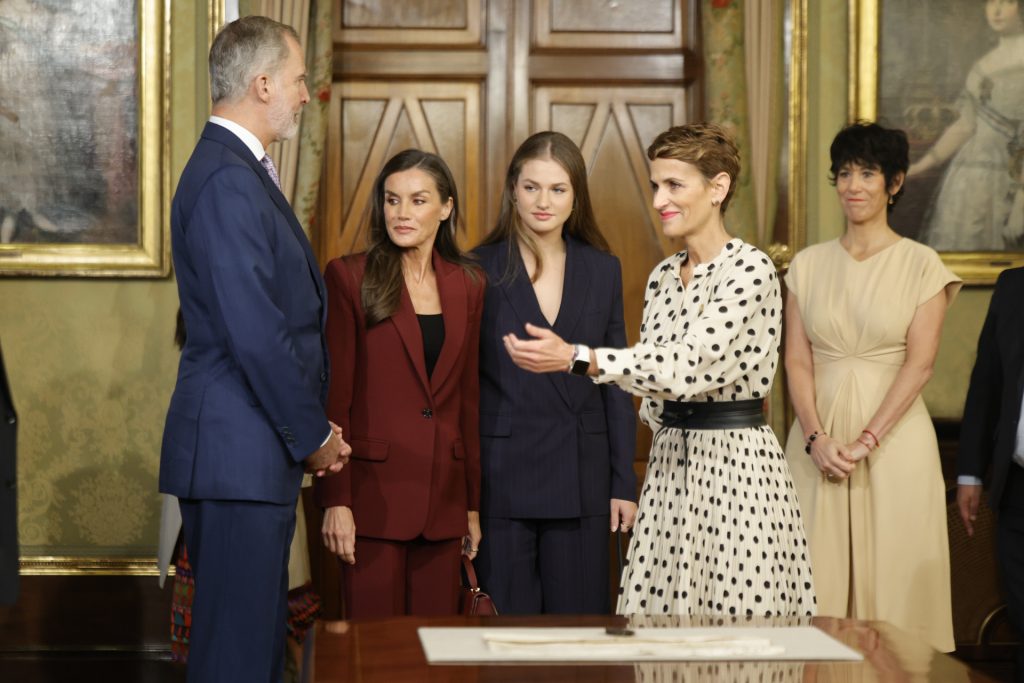 Primera parada: Pamplona Visita oficial de los Reyes y la Princesa a la Comunidad Foral de Navarra