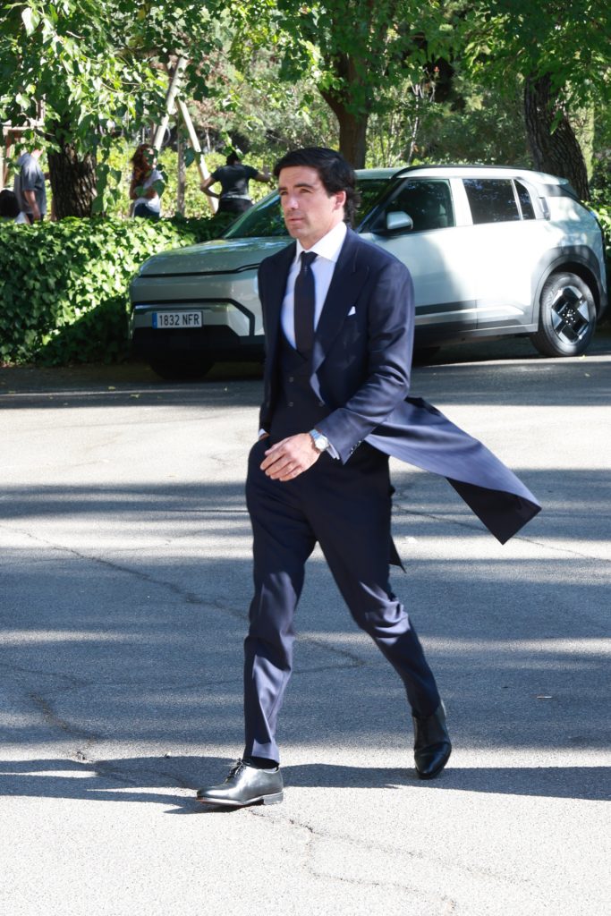 Estilismo clásico de Jaime Boda de Jaime Martínez-Bordiú Aznar y Andrea García Charcos