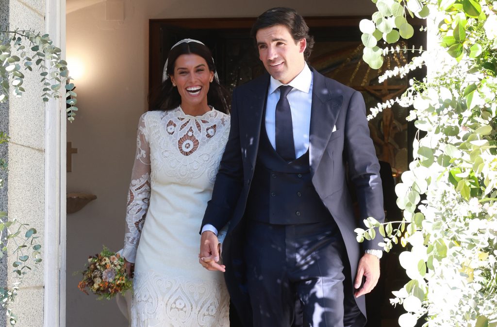 Elegancia y emoción Boda de Jaime Martínez-Bordiú Aznar y Andrea García Charcos