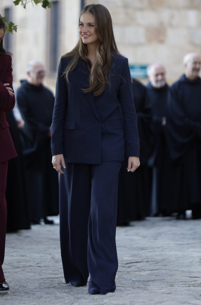Princesa Leonor: azul marino y raya diplomática Visita oficial de los Reyes y la Princesa a la Comunidad Foral de Navarra