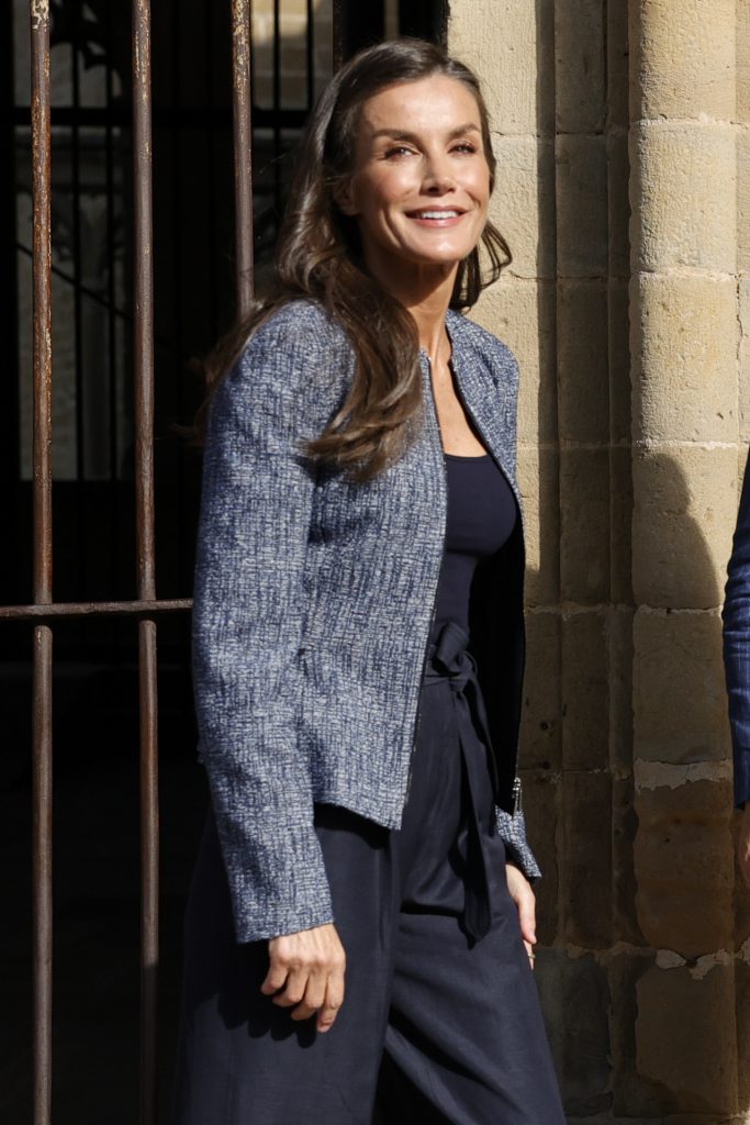 Otro traje reciclado Visita oficial de los Reyes y la Princesa a la Comunidad Foral de Navarra