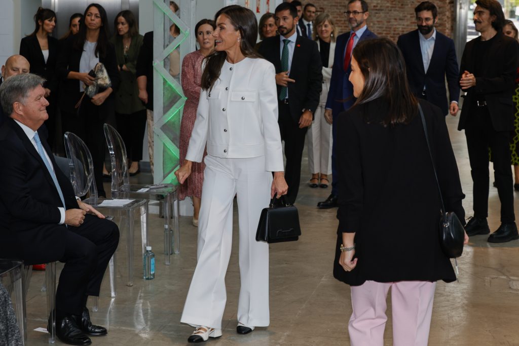 Un look que marca tendencia La reina Letizia