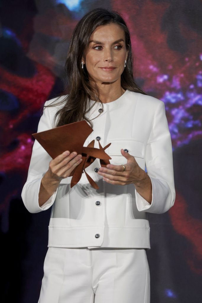 Moda consciente y mensaje institucional La reina Letizia