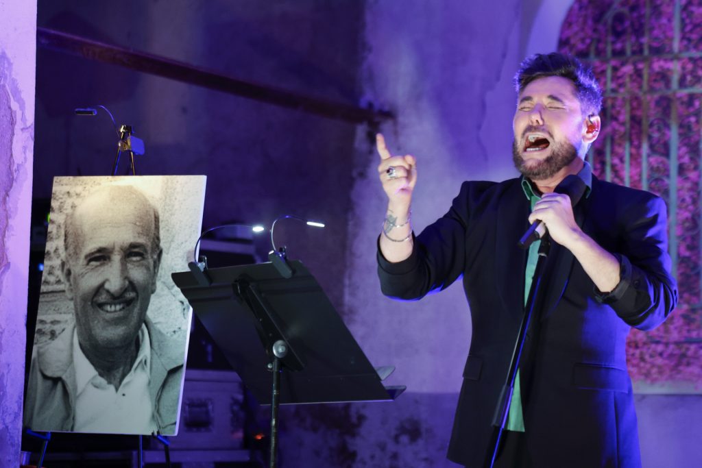 Reencuentro con la poesía Miguel Poveda