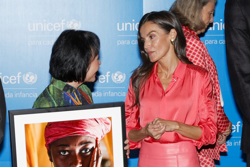 Kim Phuc Phan Thi: Premio Joaquín Ruiz-Giménez La reina Letizia, con Kim Phuc Phan Thi