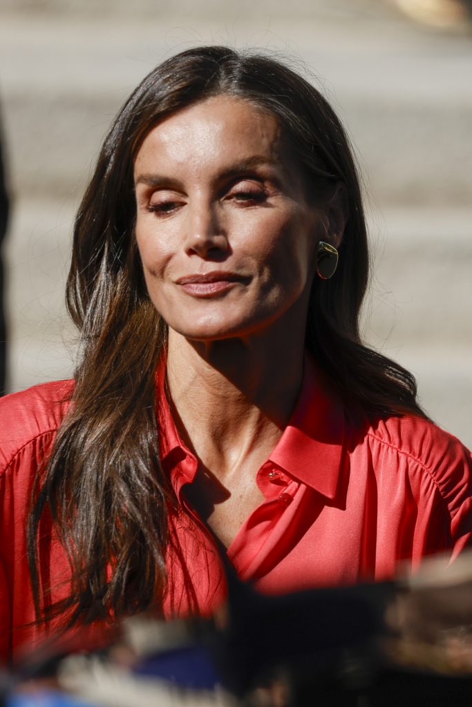 Joyas doradas con sello español La reina Letizia en los Premios UNICEF España 2025