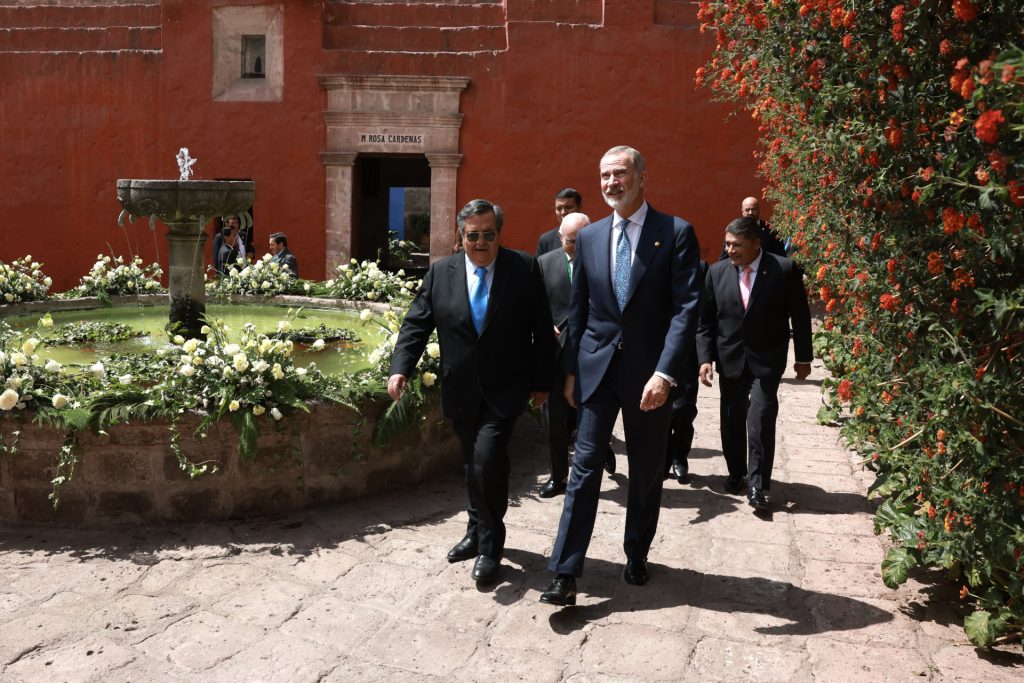 Símbolo del mestizaje cultural El rey Felipe VI en el Congreso Internacional de la Lengua Española en Perú