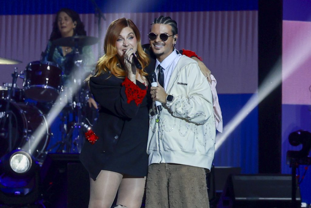 Actuación de Leire Martínez en el concierto 'Cadena 100 Por Ellas'