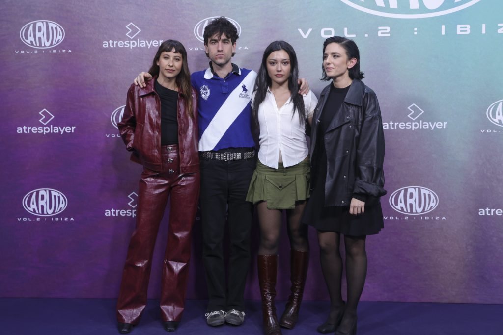 Irene Escolar, Àlex Monner, Carla Díaz y Marina Salas