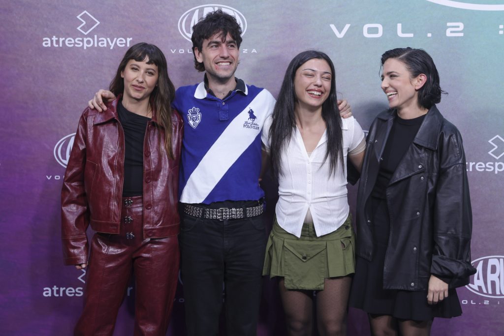 Irene Escolar, Àlex Monner, Carla Díaz y Marina Salas