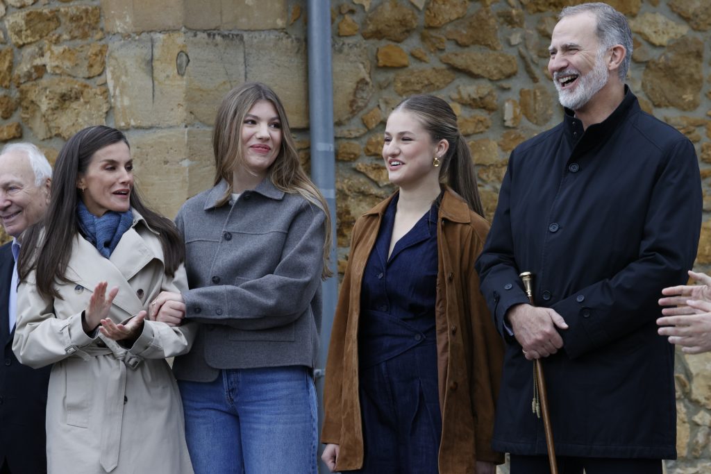 La Familia Real en Valdesoto