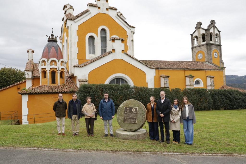La Familia Real en Valdesoto