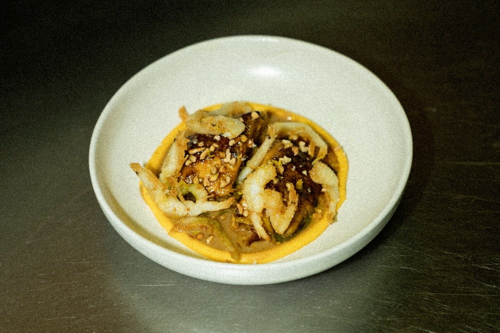 Plato colaborativo: Pollo de payés con salsa pepitoria y gambita cristal