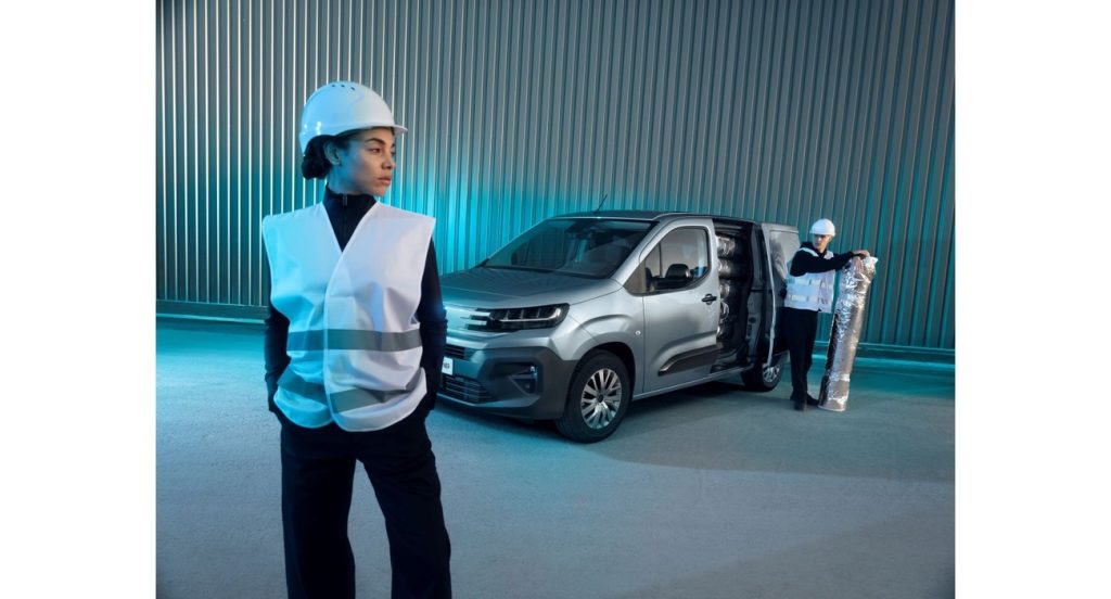 PEUGEOT ACELERA LA ELECTRIFICACIÓN EN LA ÚLTIMA MILLA: VERSATILIDAD Y EFICIENCIA PARA EL PROFESIONAL