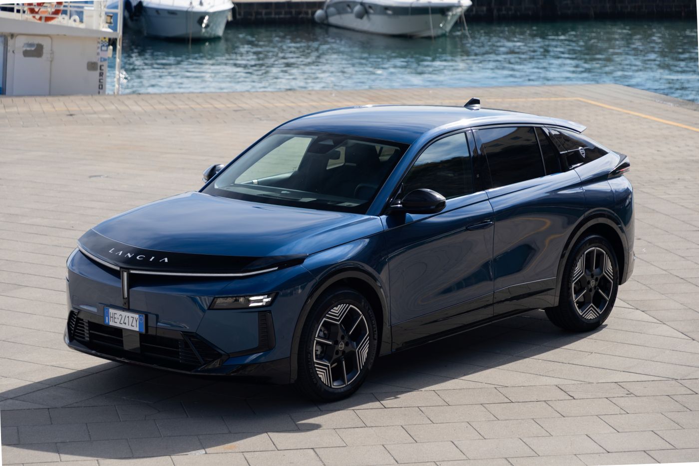 Probamos el nuevo Lancia Gamma: confort, personalidad por la Costa Amalfitana